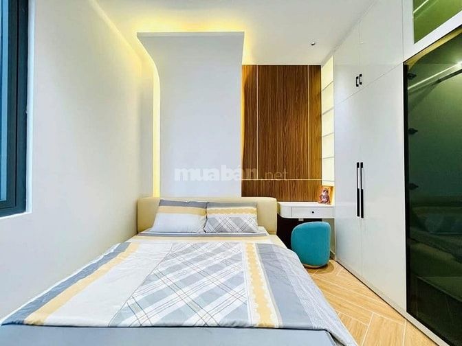 Đi nước ngoài định cư bán gấp nhà ở đường Phan Đăng Lưu, phường 1, quậ
