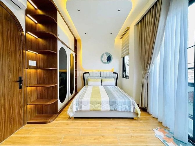 Đi nước ngoài định cư bán gấp nhà ở đường Phan Đăng Lưu, phường 1, quậ