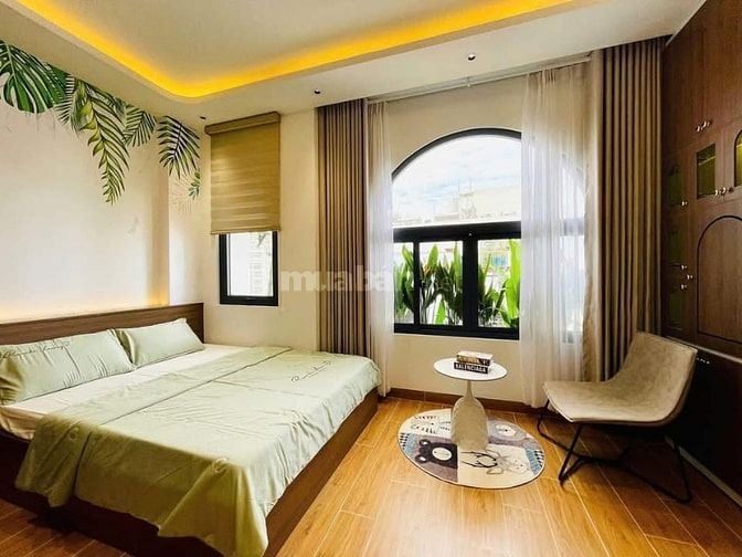 Đi nước ngoài định cư bán gấp nhà ở đường Phan Đăng Lưu, phường 1, quậ
