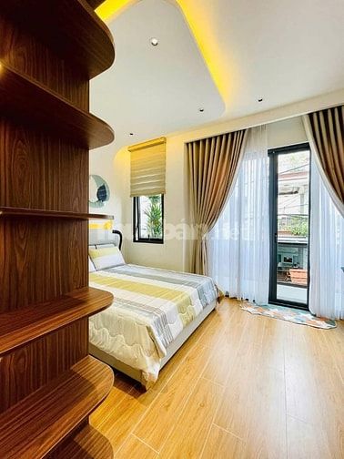 Đi nước ngoài định cư bán gấp nhà ở đường Phan Đăng Lưu, phường 1, quậ