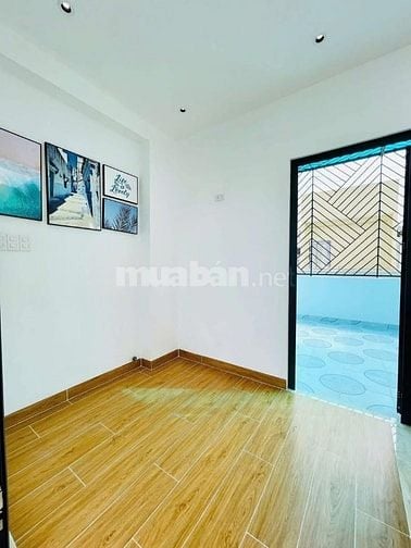 Đi nước ngoài định cư bán gấp nhà ở đường Phan Đăng Lưu, phường 1, quậ