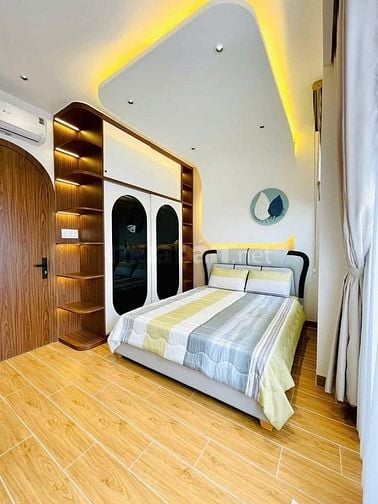 Đi nước ngoài định cư bán gấp nhà ở đường Phan Đăng Lưu, phường 1, quậ