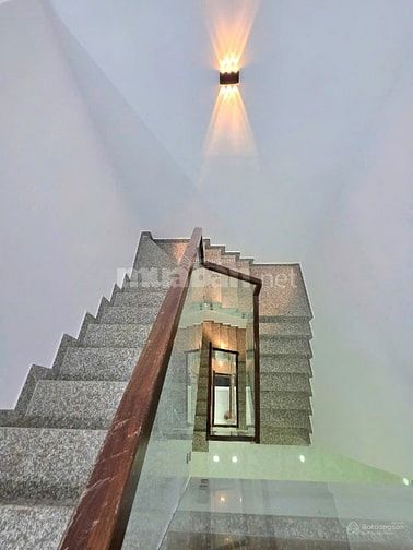 NHÀ HIỆN ĐẠI GIÁ TỐT NGAY Q.7, GẦN THCS NGUYỄN THỊ ĐỊNH. DT: 81,55M2