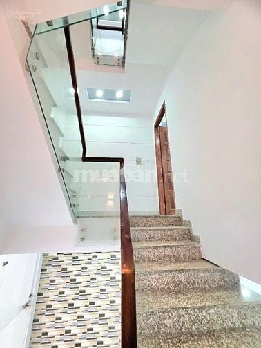 NHÀ HIỆN ĐẠI GIÁ TỐT NGAY Q.7, GẦN THCS NGUYỄN THỊ ĐỊNH. DT: 81,55M2