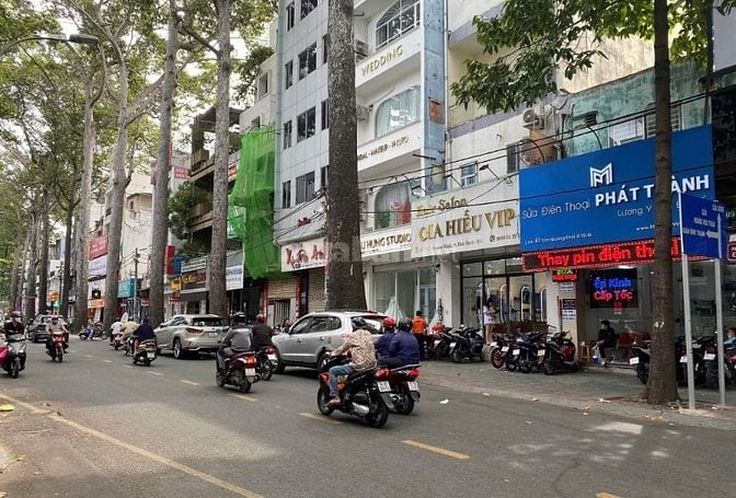 Khuôn đất mặt tiền ngang 14m Trần Quang Khải Q1, 4 tầng chỉ 132 tỷ TL