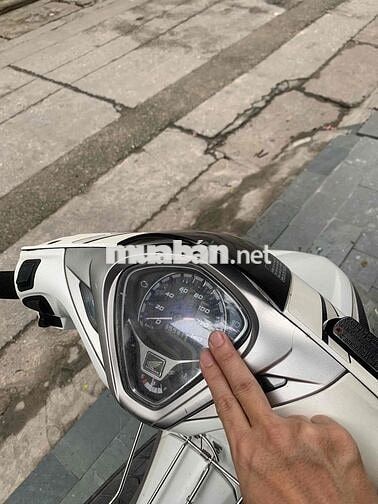 bán Honda Airblade 110 trắng 2013 chính chủ Hà Nội