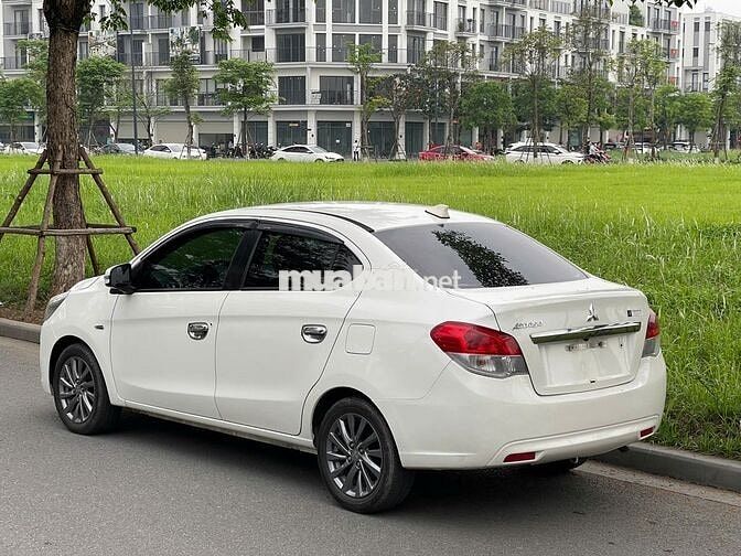 Attrage 2016 CVT trắng  bản đủ có smart key
