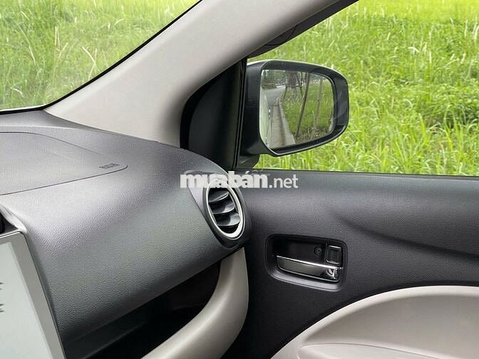Attrage 2016 CVT trắng  bản đủ có smart key