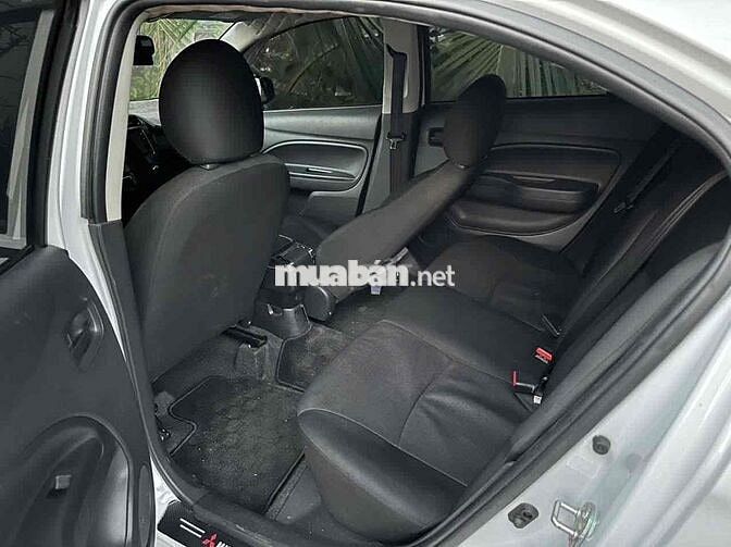 Mitsubishi Attrage 2023 1.2 MT - 7000 km