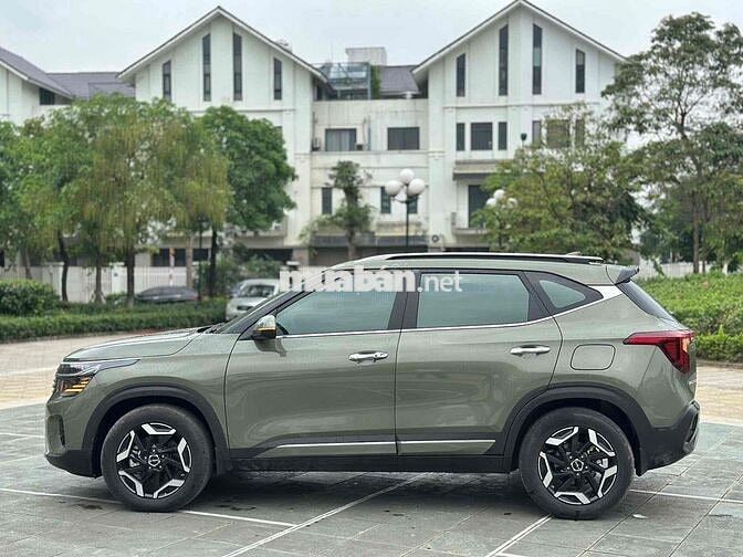 Kia Seltos Premium 1.5 AT sản xuất 2024 form mới