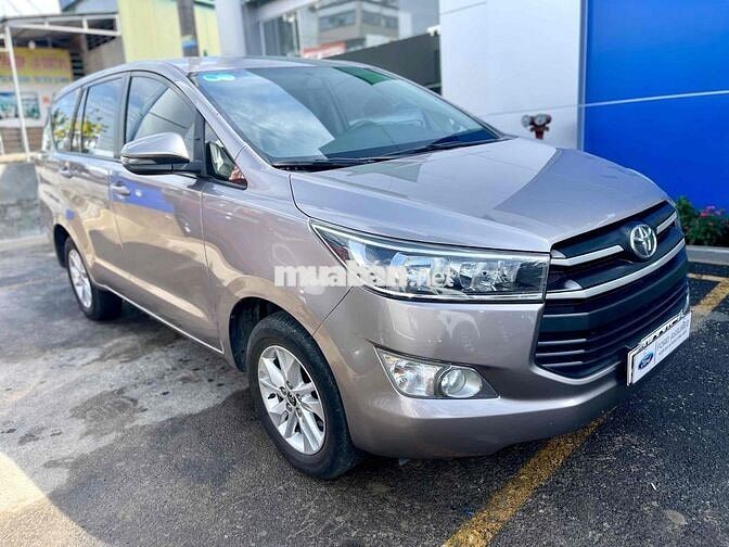 Toyota Innova 2020 E 2.0 MT - 200000 km