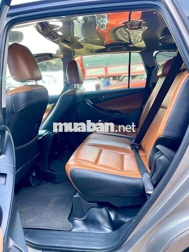 Toyota Innova 2020 E 2.0 MT - 200000 km