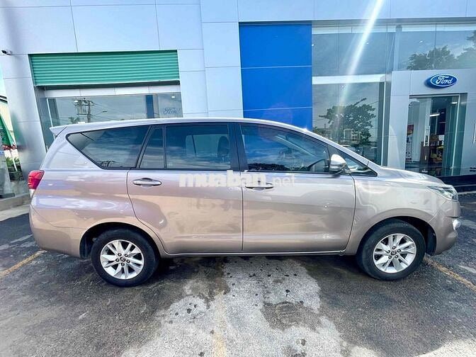 Toyota Innova 2020 E 2.0 MT - 200000 km
