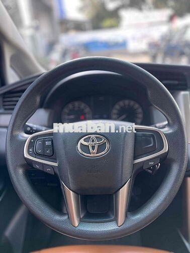 Toyota Innova 2020 E 2.0 MT - 200000 km