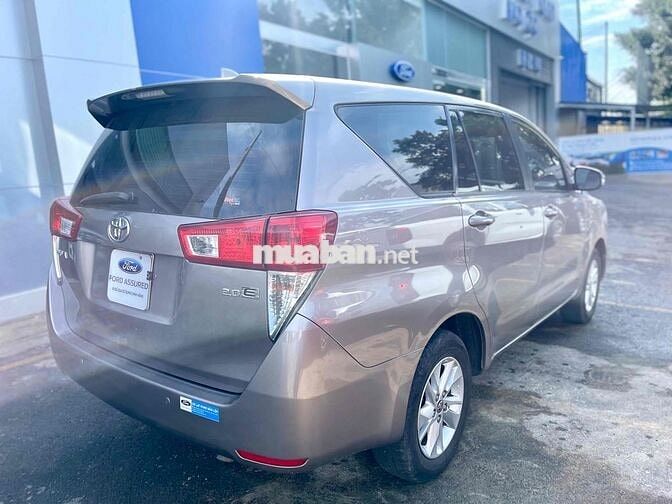 Toyota Innova 2020 E 2.0 MT - 200000 km