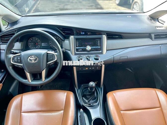 Toyota Innova 2020 E 2.0 MT - 200000 km