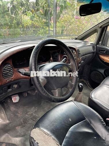 Hyundai Starex 2002 van 6 chỗ 900kg chạy cấm giờ