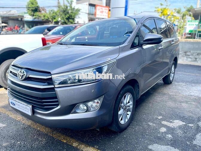 Toyota Innova 2020 E 2.0 MT - 200000 km