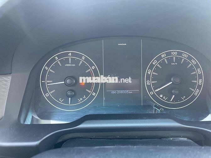 Toyota Innova 2020 E 2.0 MT - 200000 km