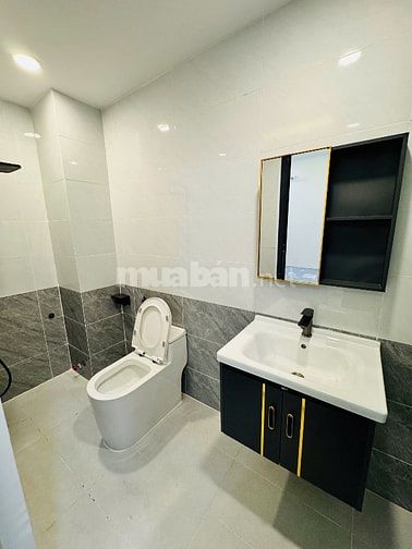 NHÀ HXH 565 NGUYỄN TRÃI P7 QUẬN5 CẦN BÁN