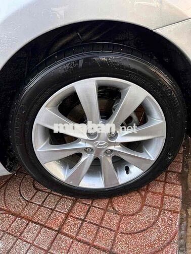 Hyundai Accent 2014 1.4 MT - 100000 km