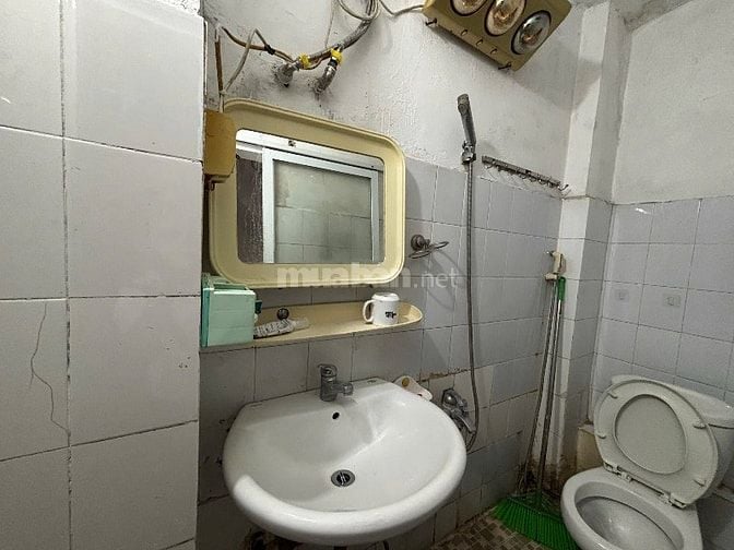 Cho thuê NR 3, 3WC, DTSD hơn 110m2 ngách 475/20 168 Nguyễn Xiển