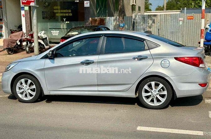 Hyundai Accent 2014 1.4 MT - 100000 km
