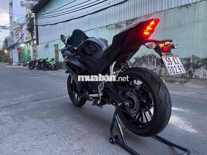 R15v3 2018 bssg lướt odo 8k chính chủ