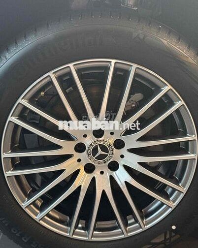 Mercedes Benz GLC200 4Matic - CHỈ 797TR LĂN BÁNH