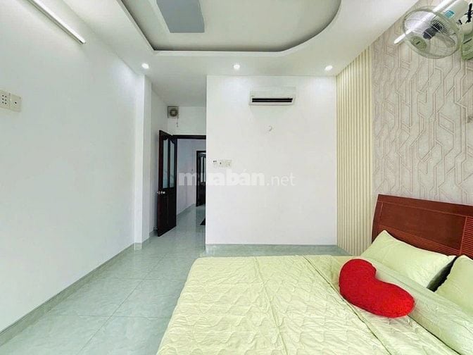 BÁN NHÀ MẶT TIỀN GẦN PHAN HUY ÍCH ~ 70M², 5 TẦNG, NHỈNH 6 TỶ