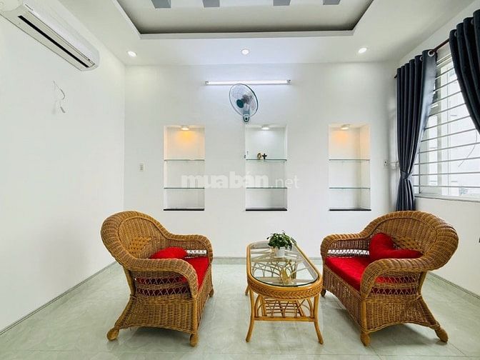 BÁN NHÀ MẶT TIỀN GẦN PHAN HUY ÍCH ~ 70M², 5 TẦNG, NHỈNH 6 TỶ