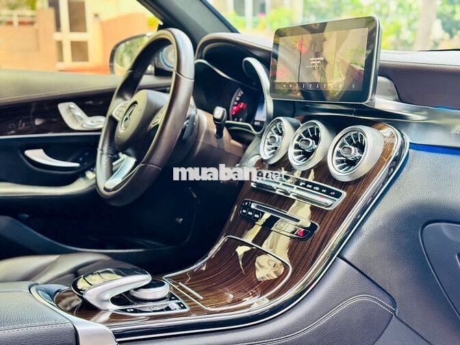 Mercedes Benz GLC200 2018 - 95000 km