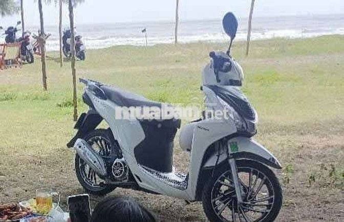 Nữ cần bán xe Vision 2021 mới như hình.