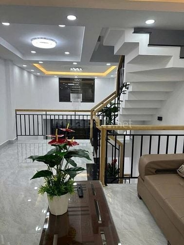 Giá siêu tốt, bán nhà ở đường Nguyễn Trãi, phường 11, quận 5, giá 2 tỷ