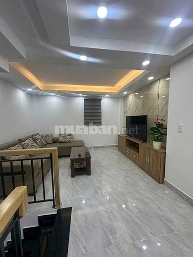 Giá siêu tốt, bán nhà ở đường Nguyễn Trãi, phường 11, quận 5, giá 2 tỷ