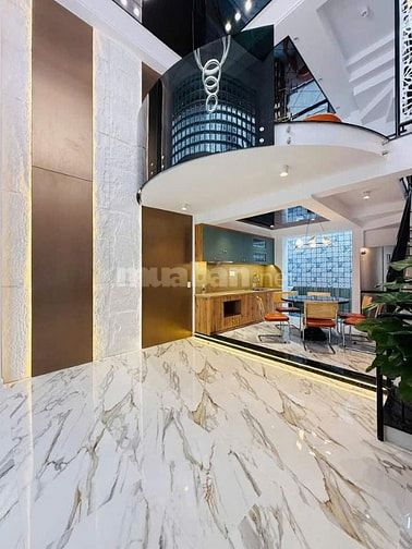 Nhà Mặt Tiền Sầm Uất Hai Bà Trưng, Q.3 – 67.5m² – Giá Tốt Cho Nhà 