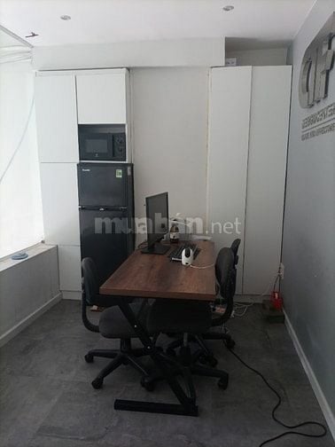 Có sẵn đồ dùng bàn ghế . tủ lạnh. Lò vi sóng