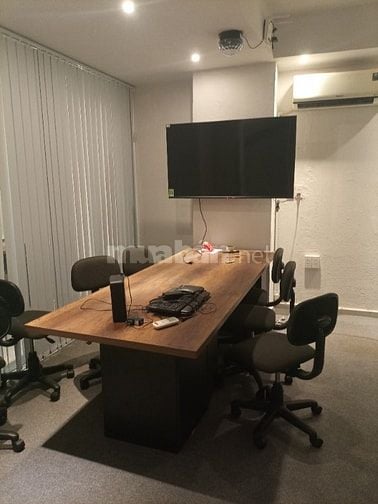 Có sẵn đồ dùng bàn ghế . tủ lạnh. Lò vi sóng