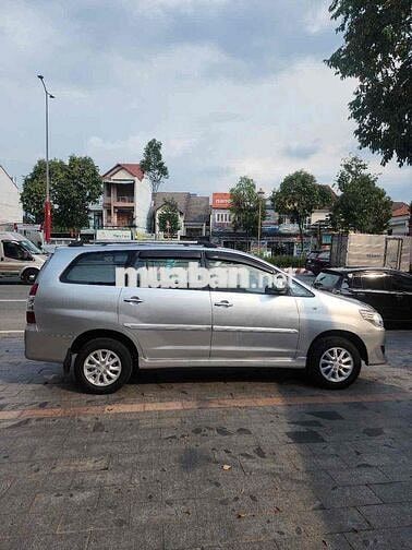 Toyota Innova 2013 2.0E
