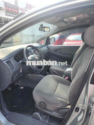 Toyota Innova 2013 2.0E