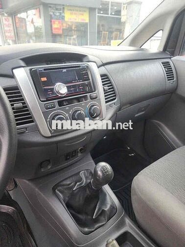 Toyota Innova 2013 2.0E
