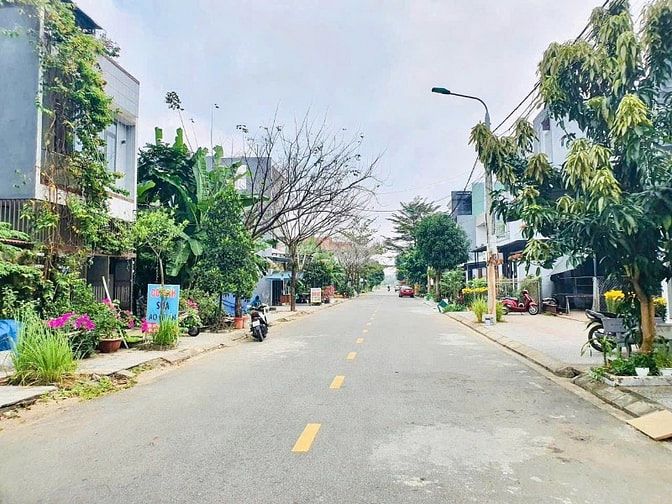 Đất bình dương sổ đỏ sẵn dân cư đông đxe giá chỉ 1.2 tỷ. 