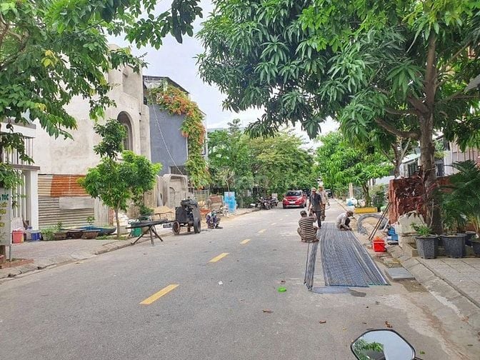 Đất bình dương sổ đỏ sẵn dân cư đông đxe giá chỉ 1.2 tỷ. 