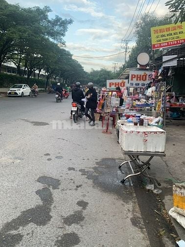Nhà Mặt Tiền cần Bán : ngay ngã ba Tân Kim giáp Tp.HCM - dt:8x29m