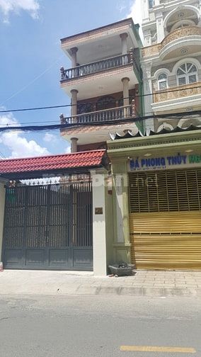Bán nhà mặt tiền đường Ngô Quyền