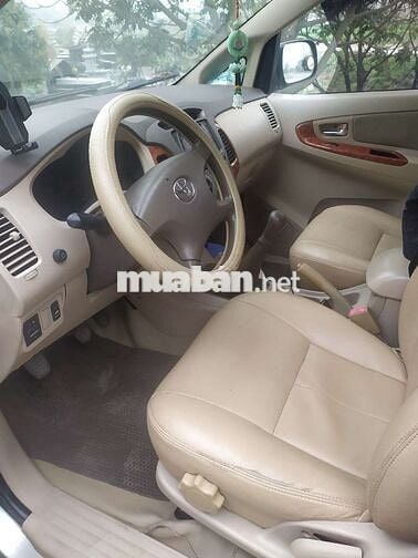 Nhà cần bán xe 7 chỗ TOYOTA (MÁY ZIN)