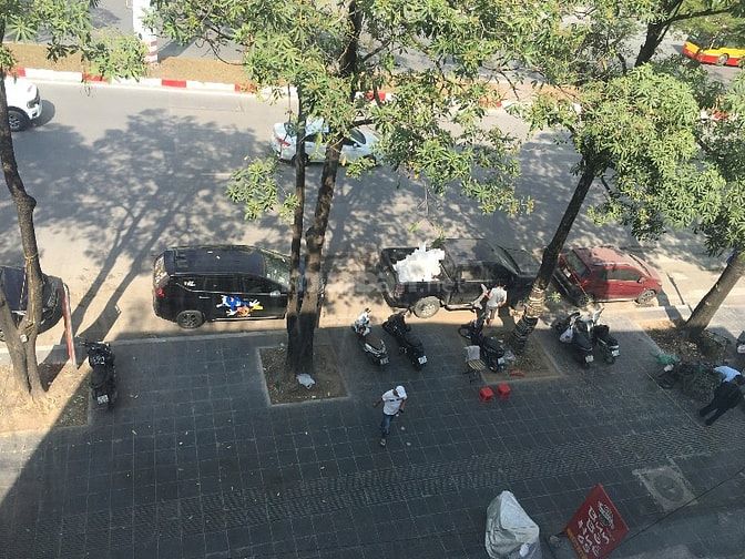 Cho thuê nhà nguyên căn 4tầng 35m2 mặt đường Mễ Trì đối diện The Manor