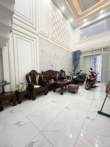 NHÀ PHỐ LIỀN KỀ TẠ QUANG BỬU QUẬN 8 SÁT Q5 - DT 60M2 5 TẦNG LUNG LINH