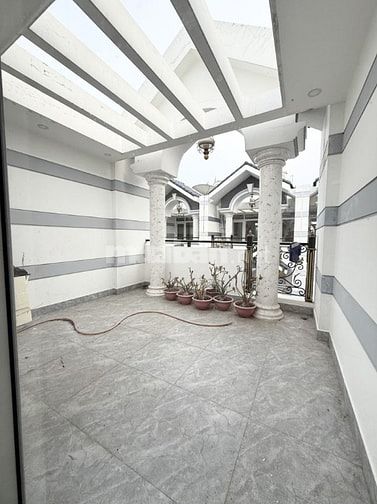 NHÀ PHỐ LIỀN KỀ TẠ QUANG BỬU QUẬN 8 SÁT Q5 - DT 60M2 5 TẦNG LUNG LINH