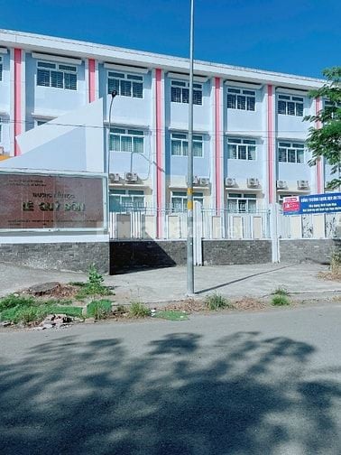 Cho thuê nhà nguyên căn 3 lầu view thoáng đẹp 4PN giá cực rẻ 15Tr/th t